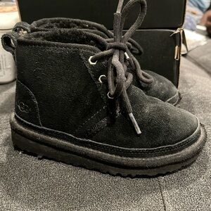 UGG® Neumel II Chukka Boot - Little Kid 10c - Black used